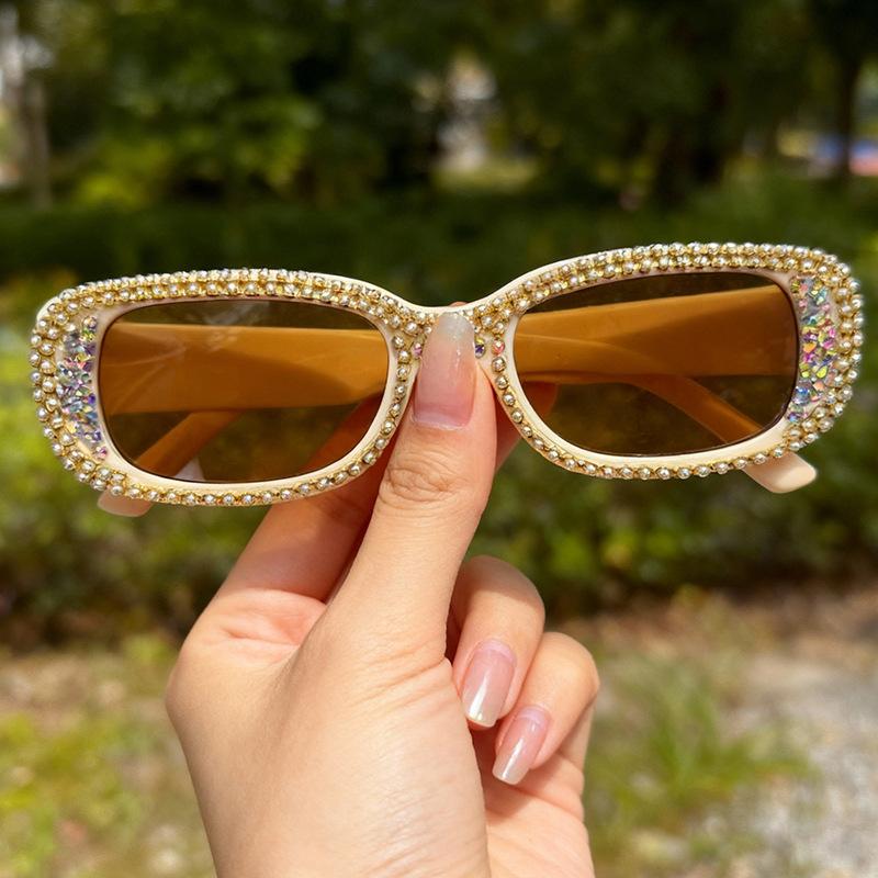 2026 Luxury Rhinestone Rectangle Sunglasses For Women Vintage UV400 Protection Y2K Fashion Shades Birthday Gift KJ217