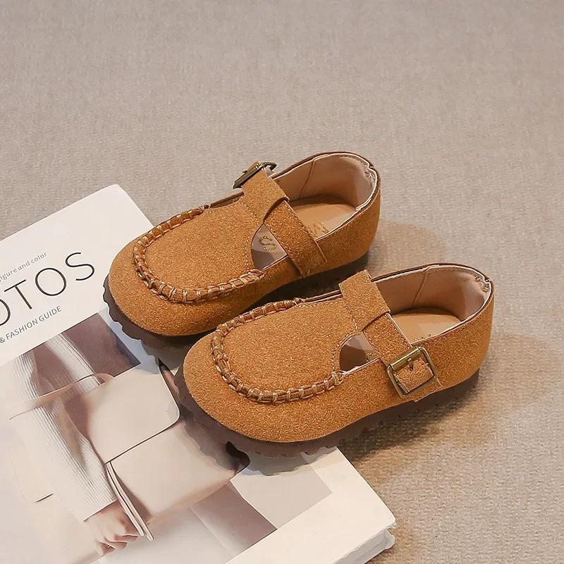 

Туфли мокасины для девочек в британском стиле, ретро, детские туфли принцессы, с Т-образным ремешком, с круглым носком, новая мода 2025, детские балетки, нескользящие, мягкие 23 жёлтый