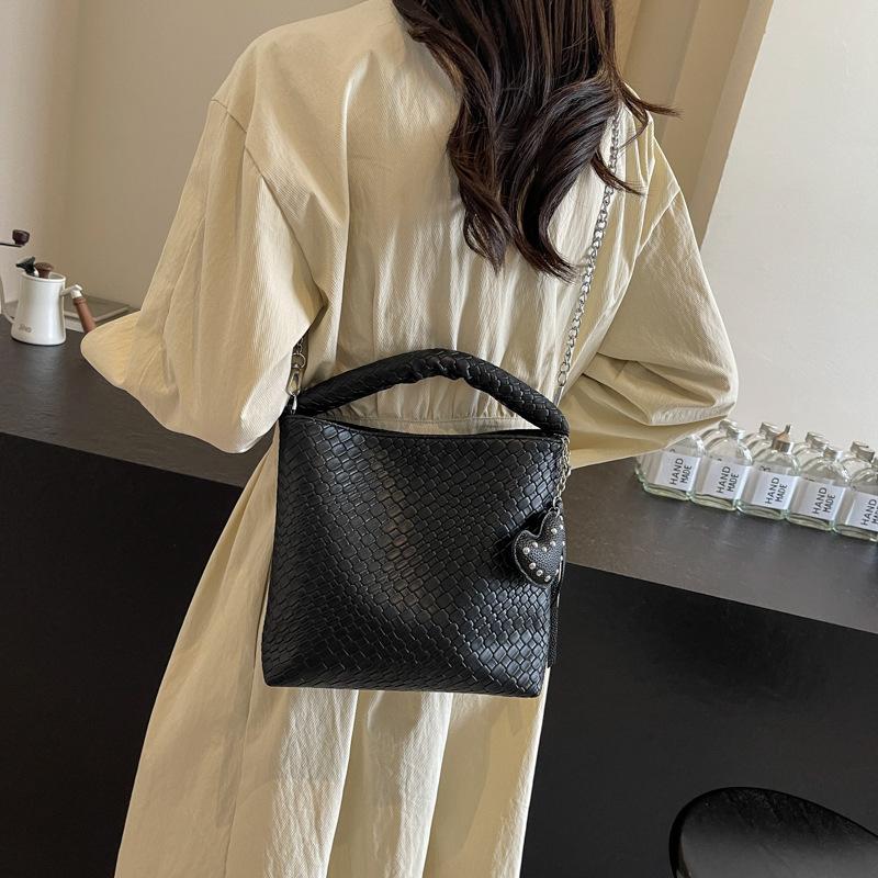 2025 New Plaid Handbag Large Capacity Shoulder Tote Armpit Bag Casual Simple Texture Bucket Bag