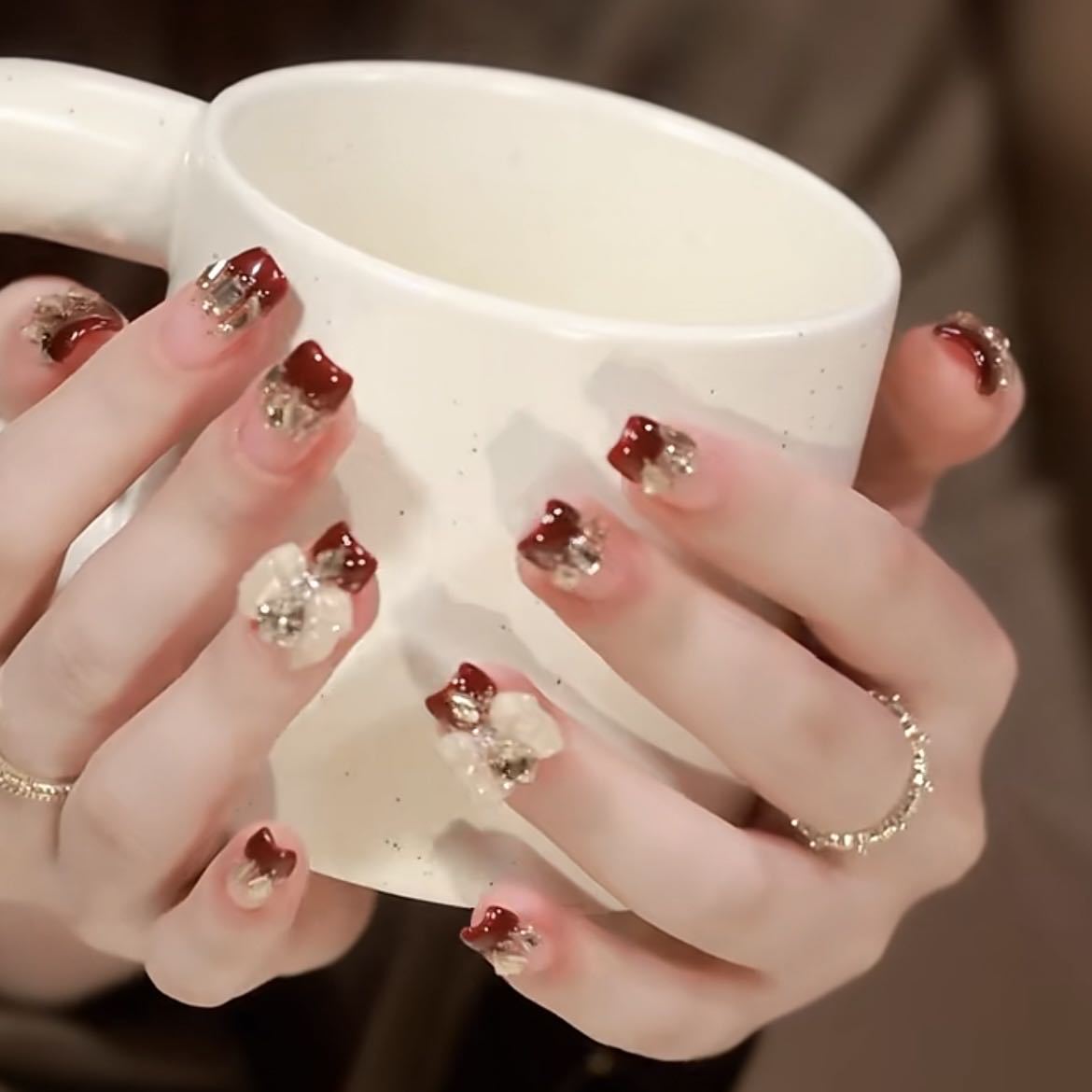 

Чисто ручная работа Фототерапия Ношение Ногтей Красный Хрустящий Готовый Продукт Многоразовый Патч для Нейл-арта Съемный Кот Large L