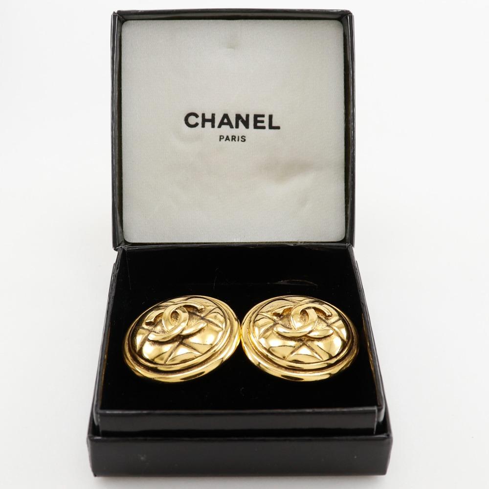 CHANEL COCO Mark Earring Matelasse vintage Plated Gold 31g Women Used