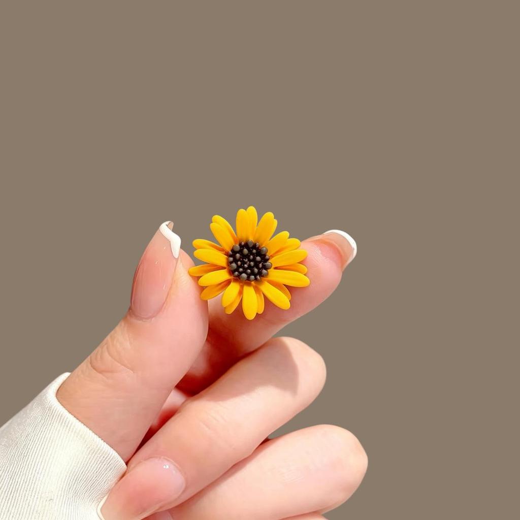 Korean Sunflower Brooch: Elegant Shirt & Dress Pin, Trendy Collar Accessory