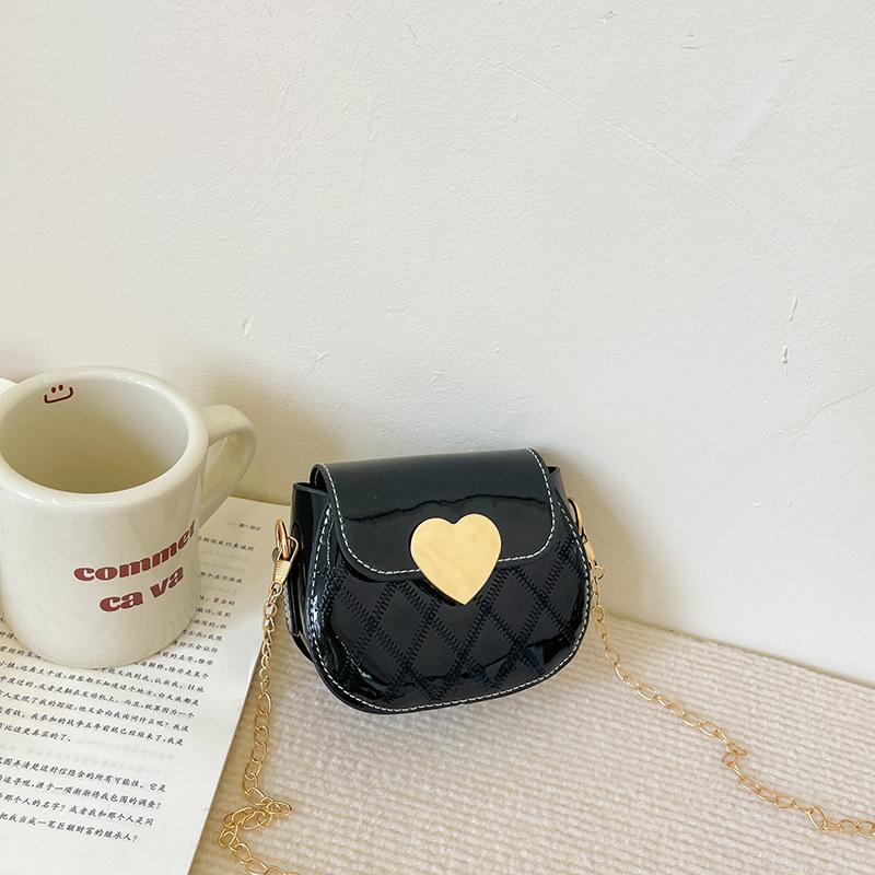 Embroidery Thread Girls Shoulder Bag Shiny Love Heart Children s Small Crossbody Bags Patent Leather Princess Coin Purse Handbag чёрный