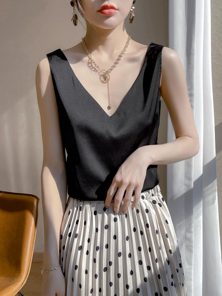 Dámský top camisole ze saténu s výstřihem do V - Bez rukávů, triacetátová základní vrstva na jaro.