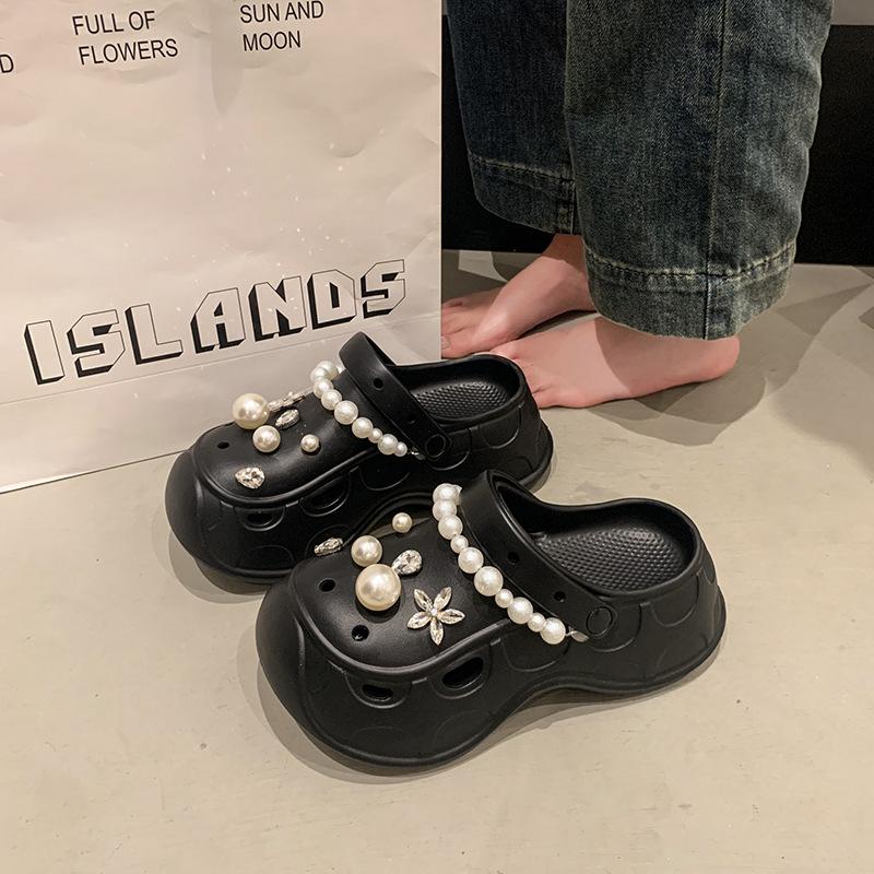 

High value, exquisite temperament, rhinestone small flower hole shoes, women wear small thick-soled non-slip and lightweight slippers in summer 36-37 чёрный