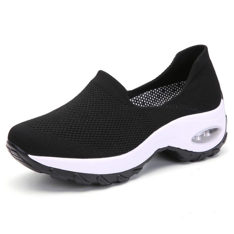 In The Summer of 2025, Large-sized Mom Outdoor Women, Middle-aged and Elderly People's Walking Shoes Travel