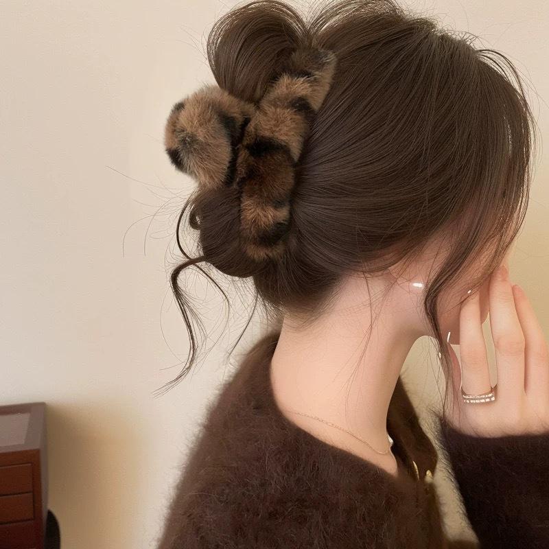 Plush Hair Clip Autumn Winter Woman Hair Accessories Large Shark Clips  Girls Headwear Korean Female Headdress
