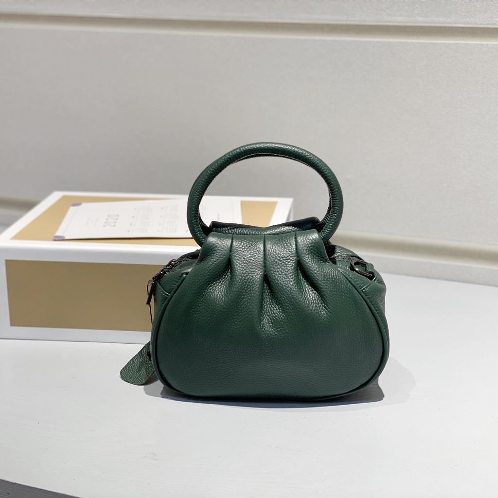Bolsa Feminina de Couro Genuíno 2025 Nova Retrô Couro Bovino Camada Superior Bolsa de Mão Simples Versátil Tote Fabricante