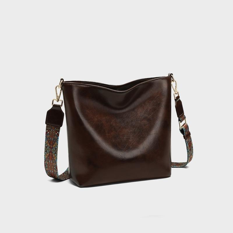 Bag women's new bucket bag leather new tote bag women's large-capacity shoulder commuter bag luggage