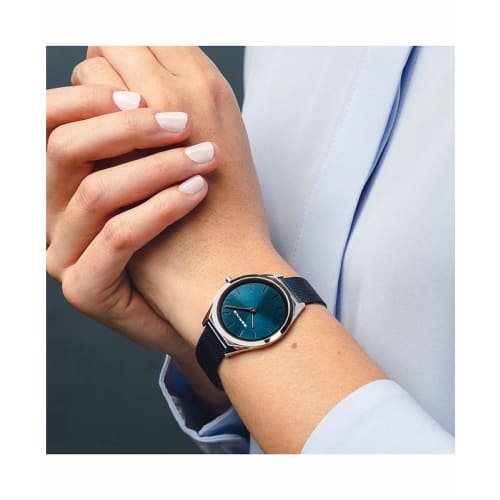 BERING Homme et Femme (Unisexe) Montre Analogique Quartz Collection Ultra Fine avec Bracelet en Acier Inoxydable et Verre Saphir (17031-307) - Officiellement Imp