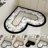 Heart-shaped Diatom Mud Kitchen Non-slip Mat Washable Absorbent Soft Bathroom Carpet Home Living Room Bedroom Decorative Mat