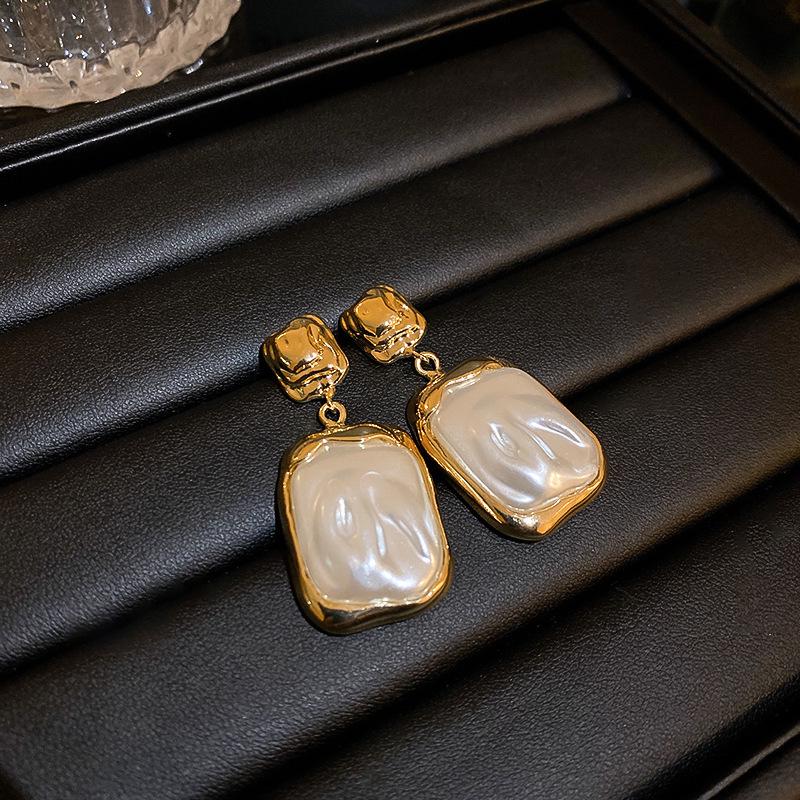 Silver Needle Luxury Zircon Flower & Butterfly Pearl Earrings - High-End French Retro Autumn/Winter Style