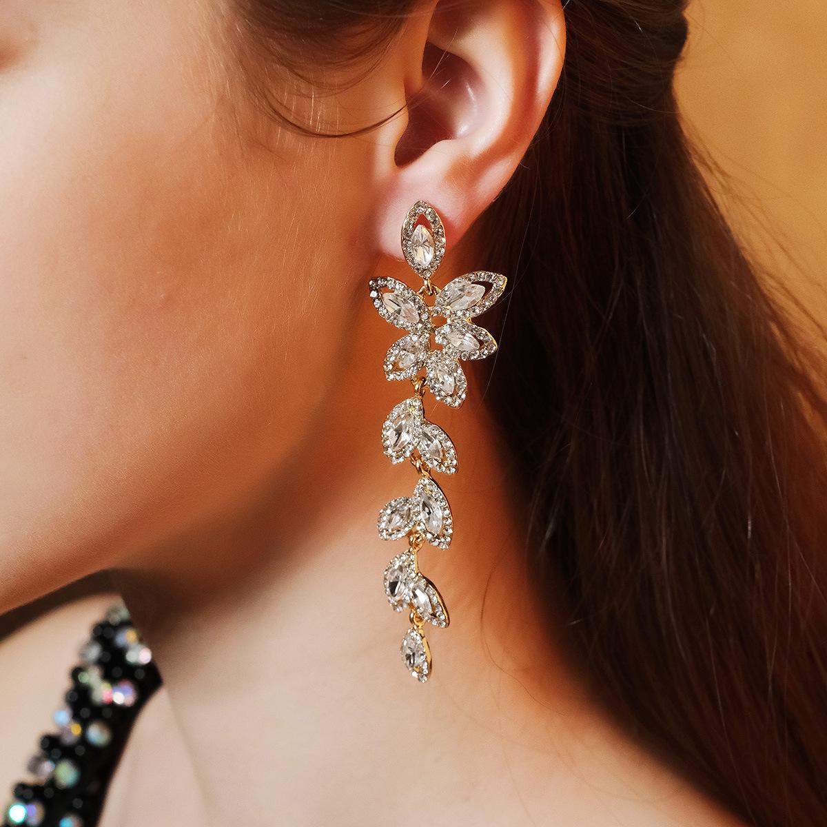 

Серьги из сплава в стиле ретро со стразами, высококачественные серьги, повседневные женские украшения, легкие и роскошные свадебные серьги