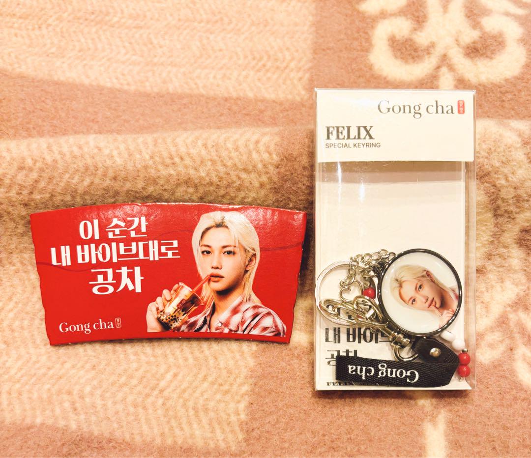 

[Б/У] Корейский лимитированный брелок Stray Kids Felix Korean Gong Cha Белый и Кепка