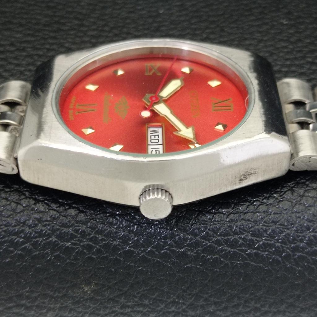 JAPAN MENS GENUINE VINTAGE CITIZEN AUTOMATIC 8200 RED COLOR DIAL WATCH A500239-2 R151b-a500239