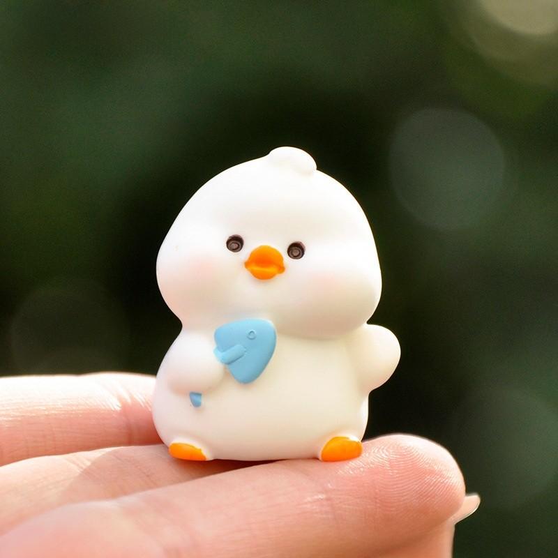 Resin Sea Animal Duck Sculpture For Indoor And Outdoor Creative Scenes