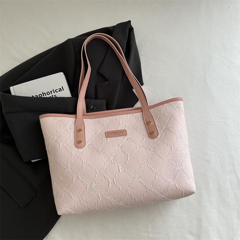 2025 New High-end Niche Design Armpit Bag Fashionable Casual Shoulder Bag Trendy Personalized Simple Tote Bag