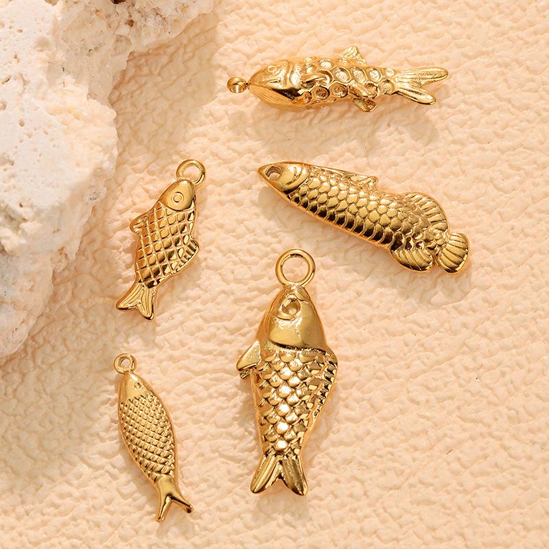 Goldener Fischgräten-Anhänger aus Edelstahl: Süßer Anhänger für DIY-Armbänder, Halsketten, Ohrringe