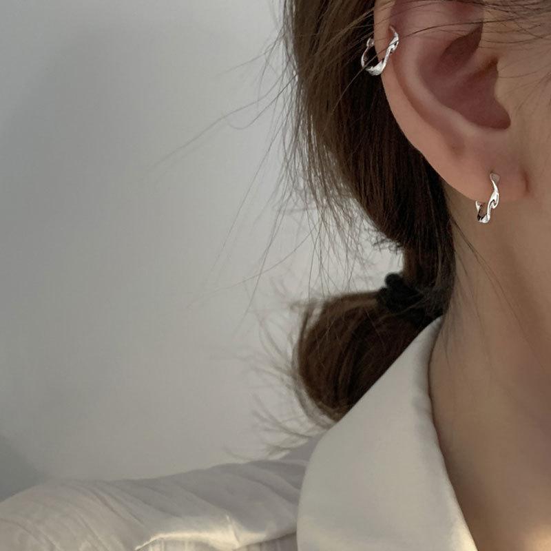 Möbius Earrings Female Minimalist Design Sense of Individuality Ins Cold Wind Suitable for Small Earlobe Earrings Elegant Accessories Classic Jewelry