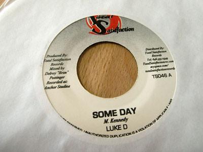 

7-дюймовая пластинка LUKIE D - Some Day / Old School TS046 Полное удовлетворение Ямайский регги, ска и даб Б/у