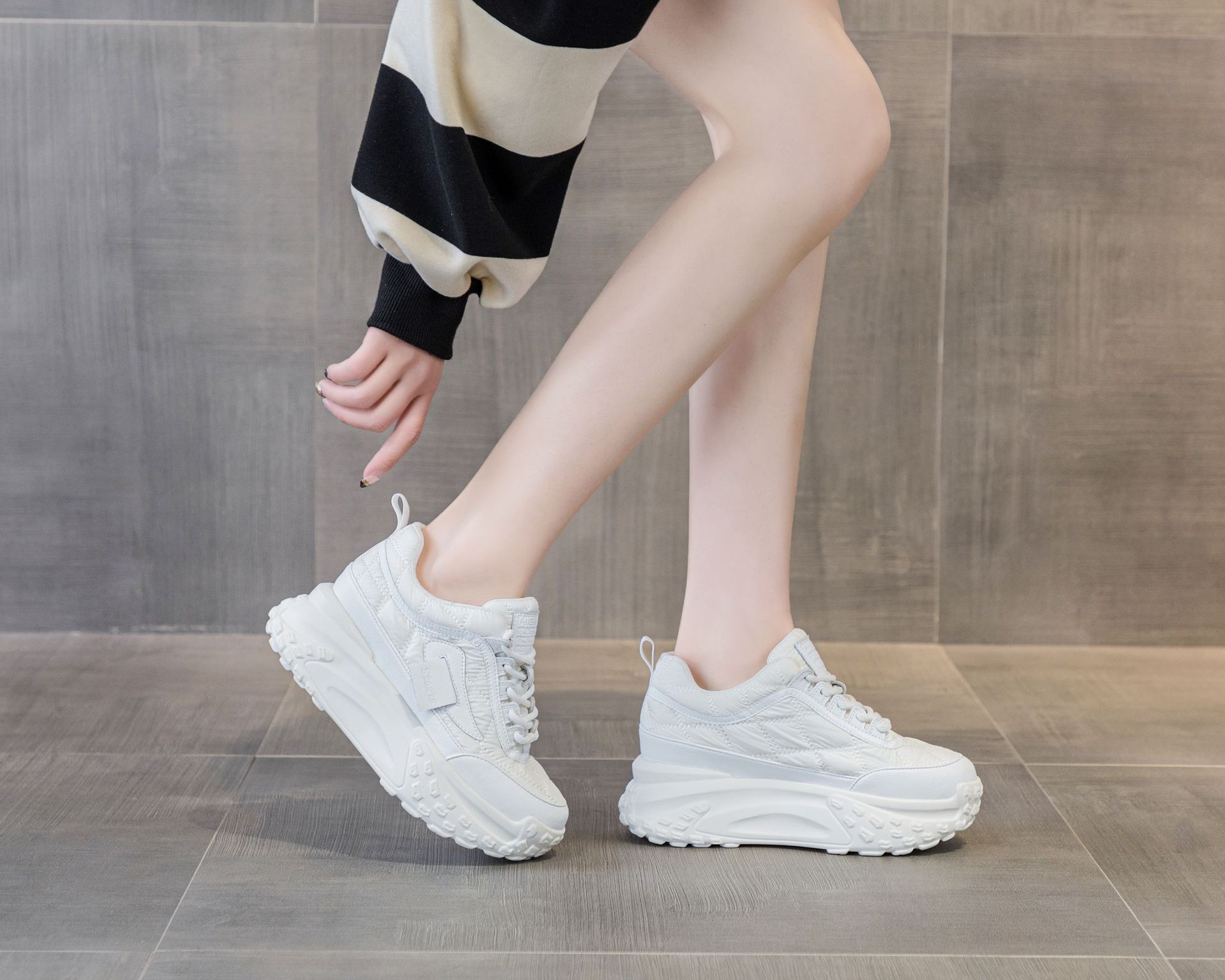 

Silver leather platform shoes women s luxury thick sports 7cm lace up slip on sneakers plus size 33 белый
