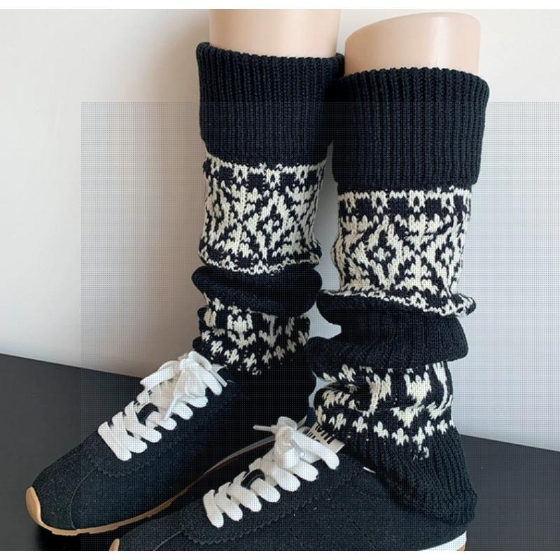 Autumn and Winter Retro Warm Socks, Slimming Thick-needle Calf Socks, Leggings, Snow Boots and Piles of Socks