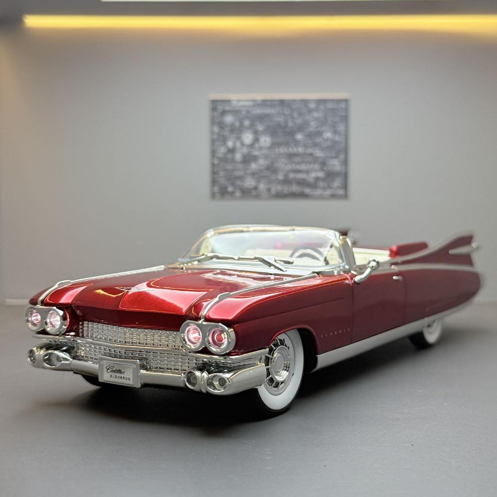 1:24 Eldorado Biarritz Series 62 Alloy Model Car Toy Diecasts Casting Sound and Light Car Toys For Children Vehicle