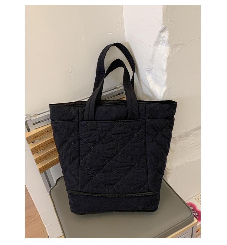 

Korean version of casual tray extra-large bag women s 2025 new fashion diamond cotton bag large-capacity shoulder bag tide чёрный
