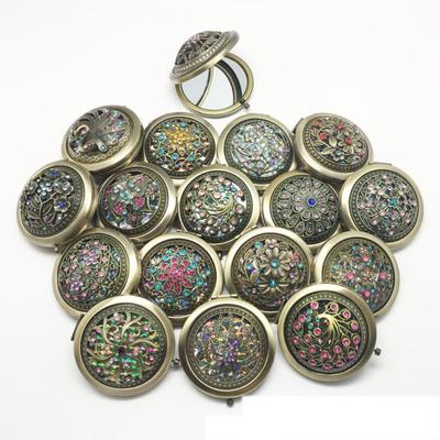Mini Miroirs de Maquillage Vintage Creux Pliants Double Face Pliant Miroir de Poche Motif Floral Rond Rond Miroir de Maquillage Bureau