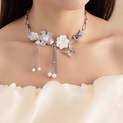 French Atmosphere Light Luxury Collarbone Chain Flower Butterfly Diamond Fringed Necklace Female Niche Pure Desire Wind Sweet Necklace