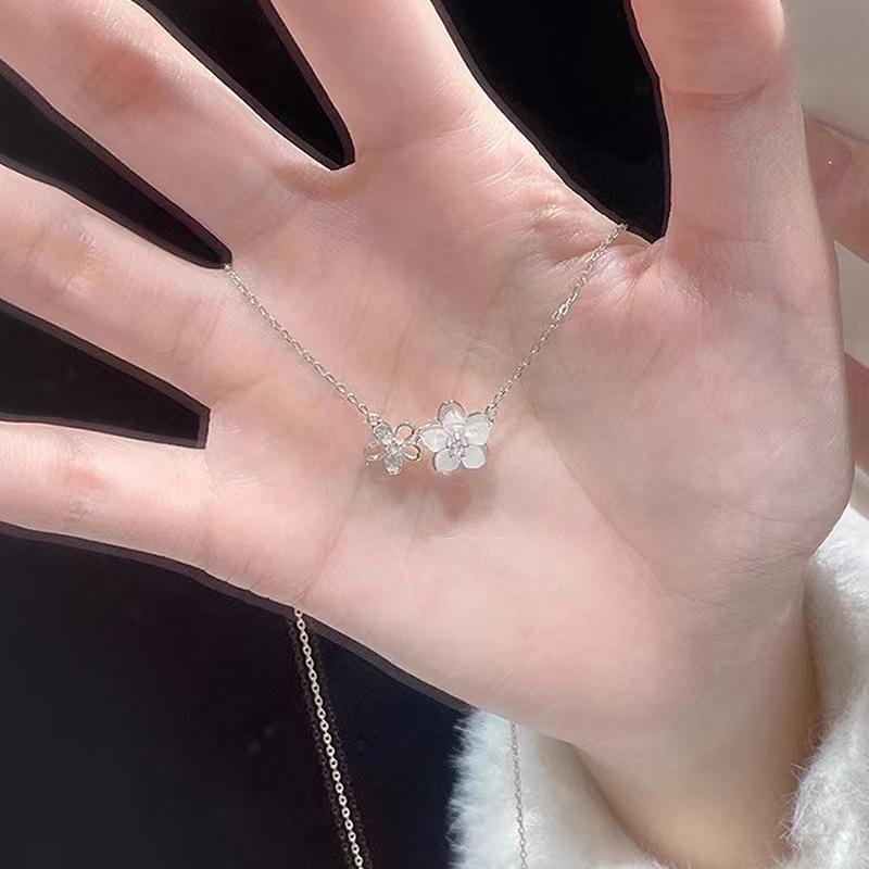 Elegant Delicate Zircon Cherry Blossom Necklace For Women Girls Fashion Flower Choker Necklace Party Jewelry Accessories Gift