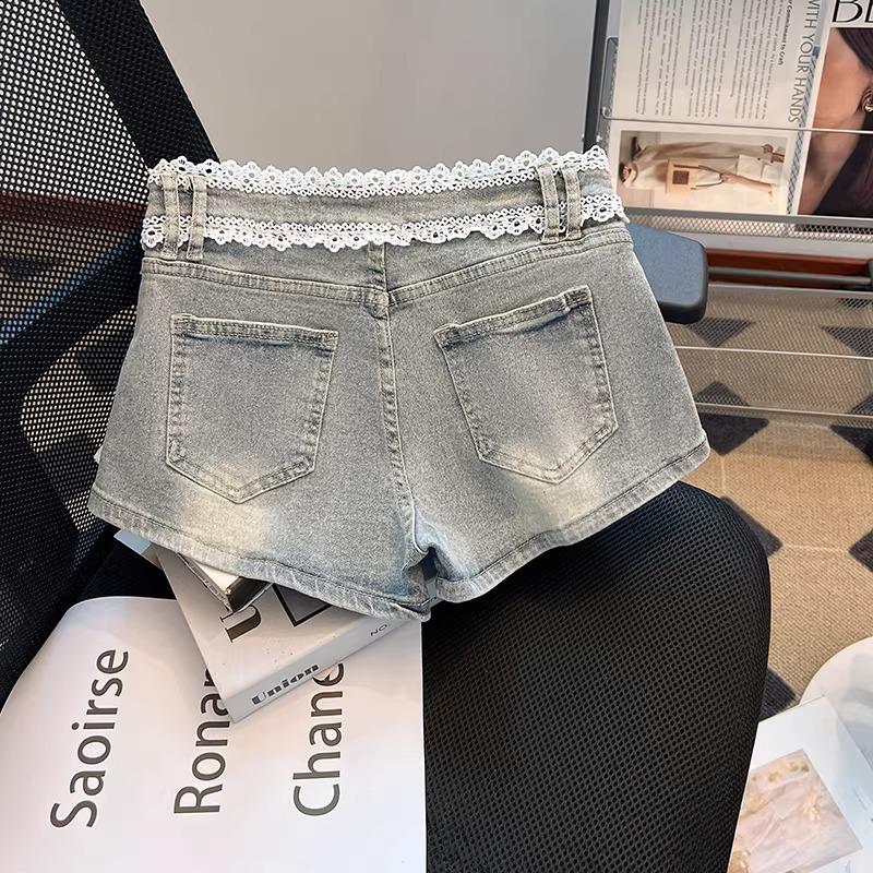 Women's Lace Patchwork Low-Waist Denim Shorts - Hip-Enhancing, Tight-Fitting Summer Style 2026