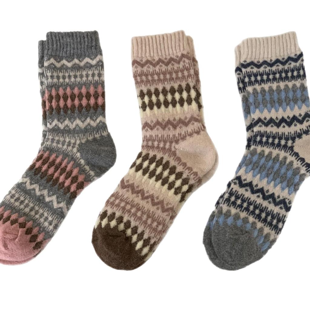 Women's Retro Fair Isle Wool Socks - Ethnic Style, Warm, Mid-Calf, Perfect for Autumn/Winter