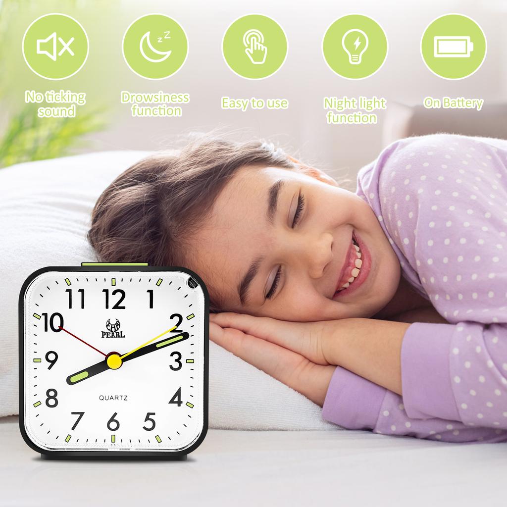 Analog Alarm Clock Bedside Alarm Clock Classic Small Clock Portable Children Desk Despertador 4 Colors for Home Bedside Travel