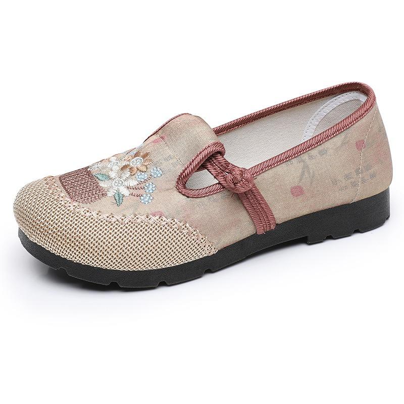 Die neuen Damen-Einzelschuhe aus Stoff haben weiche Sohlen und können an einem Fuß getragen werden.