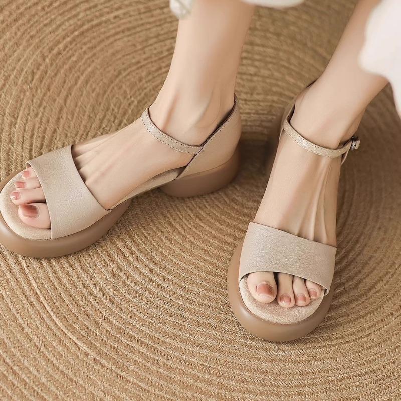 Great to wear soft leather round head open-toed sandals for women's summer comfortable retro casual platform with sandals