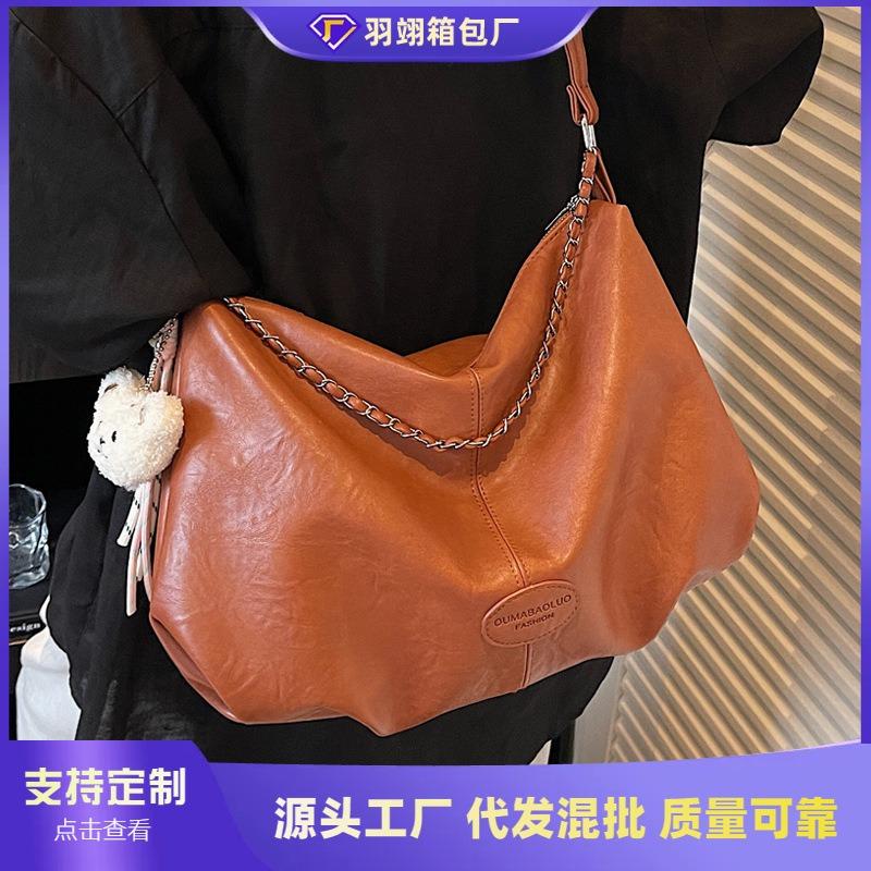 Large-capacity retro bag women's autumn and winter new niche casual shoulder messenger bag pleated tote bag