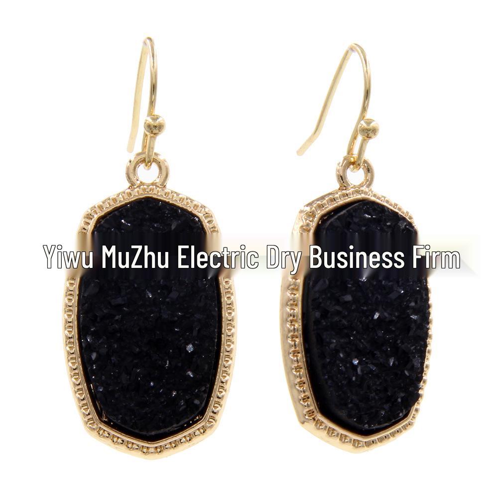 

Комплект ожерелья-кластера и серег-пуссетов из искусственных кристаллов под золото