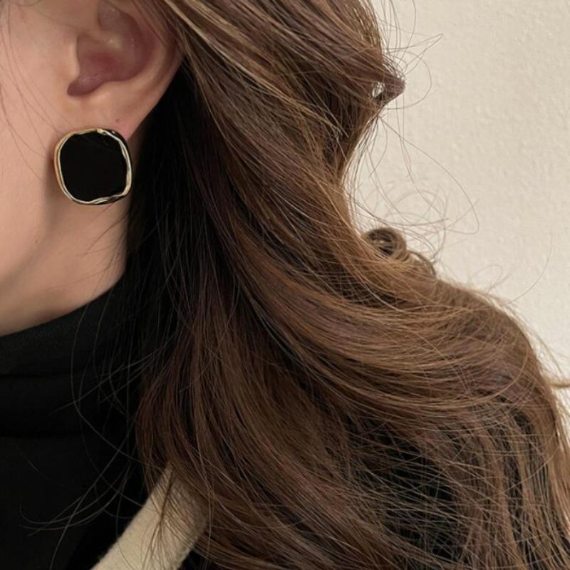 Vintage Irregular Geometry Square Black Enamel Stud Earrings for Women Charm Party Jewelry Korean Trendy Accessories Wholesale