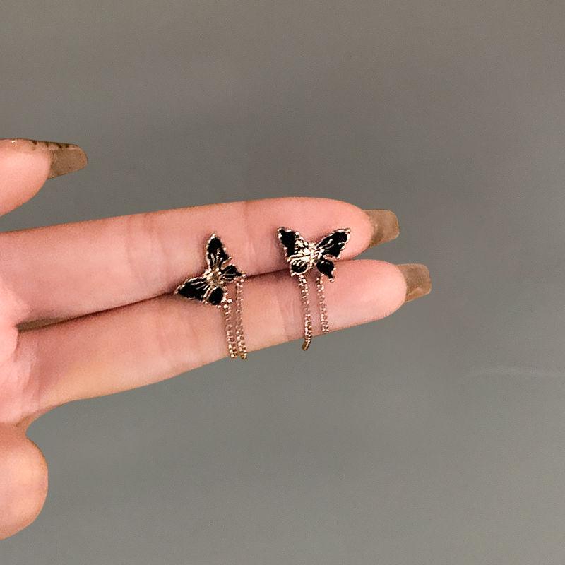 2025 Retro-Inspired Imitation Pearl Earrings: Niche Light Luxury Ear Studs & Pendants