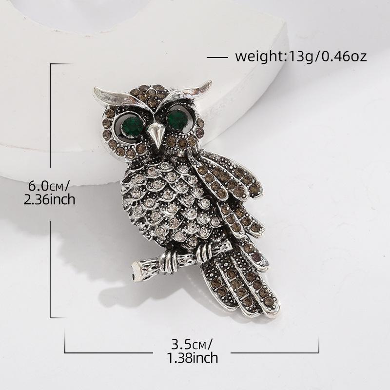 Роскошная брошь в виде совы с голубыми бриллиантами: Женский ретро аксессуар-брошь