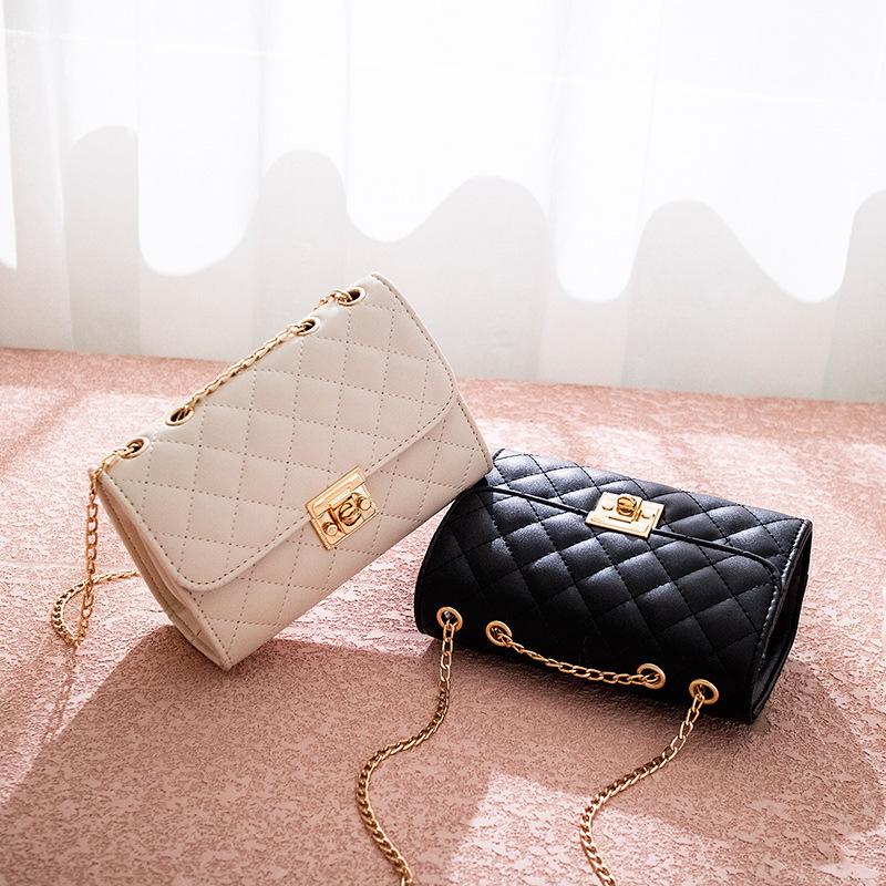 A Women's One-shoulder Rhombus Chain Bag, Summer New Product Personalized Bag Cover Lock Change Bag