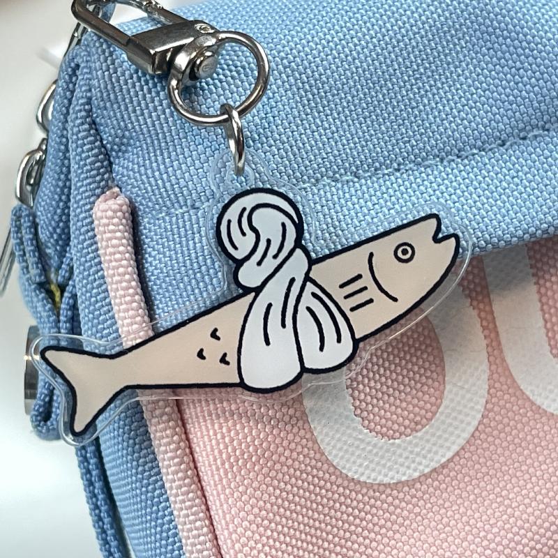 Fischförmiger Acryl-Schlüsselanhänger Einfacher Fisch-Cartoon Stehender Schild Rucksack und Kleiner Anhänger