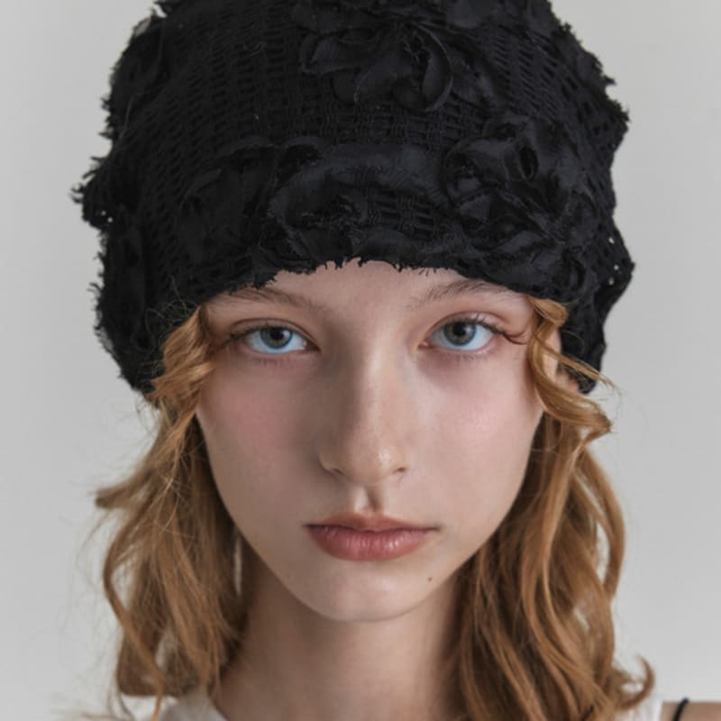 Poesiedame ROSA KNIT BEANIE IN BLACK