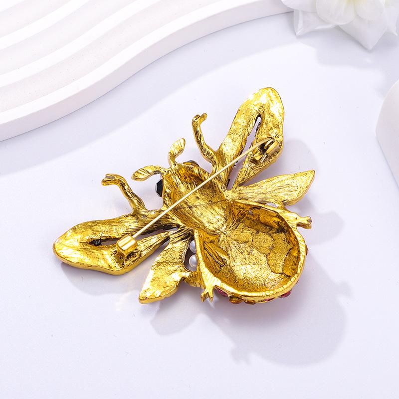 Exaggerated Baroque Bee Retro Insect Men's and Women's Temperament Accessories Brooch