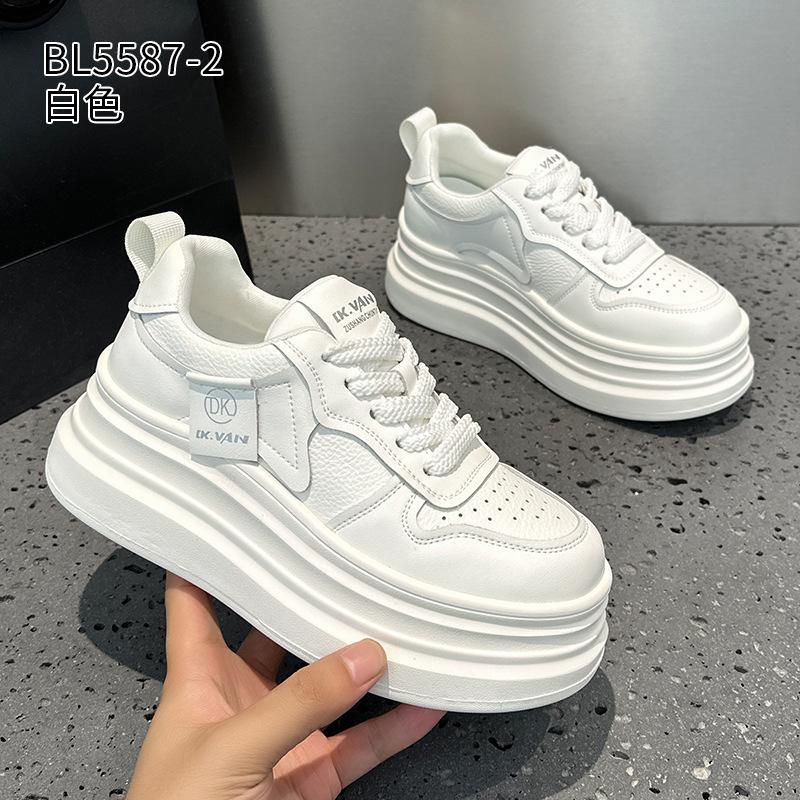 Autumn and winter new lightweight thick-soled comfortable small moving casual board shoes 34 белый