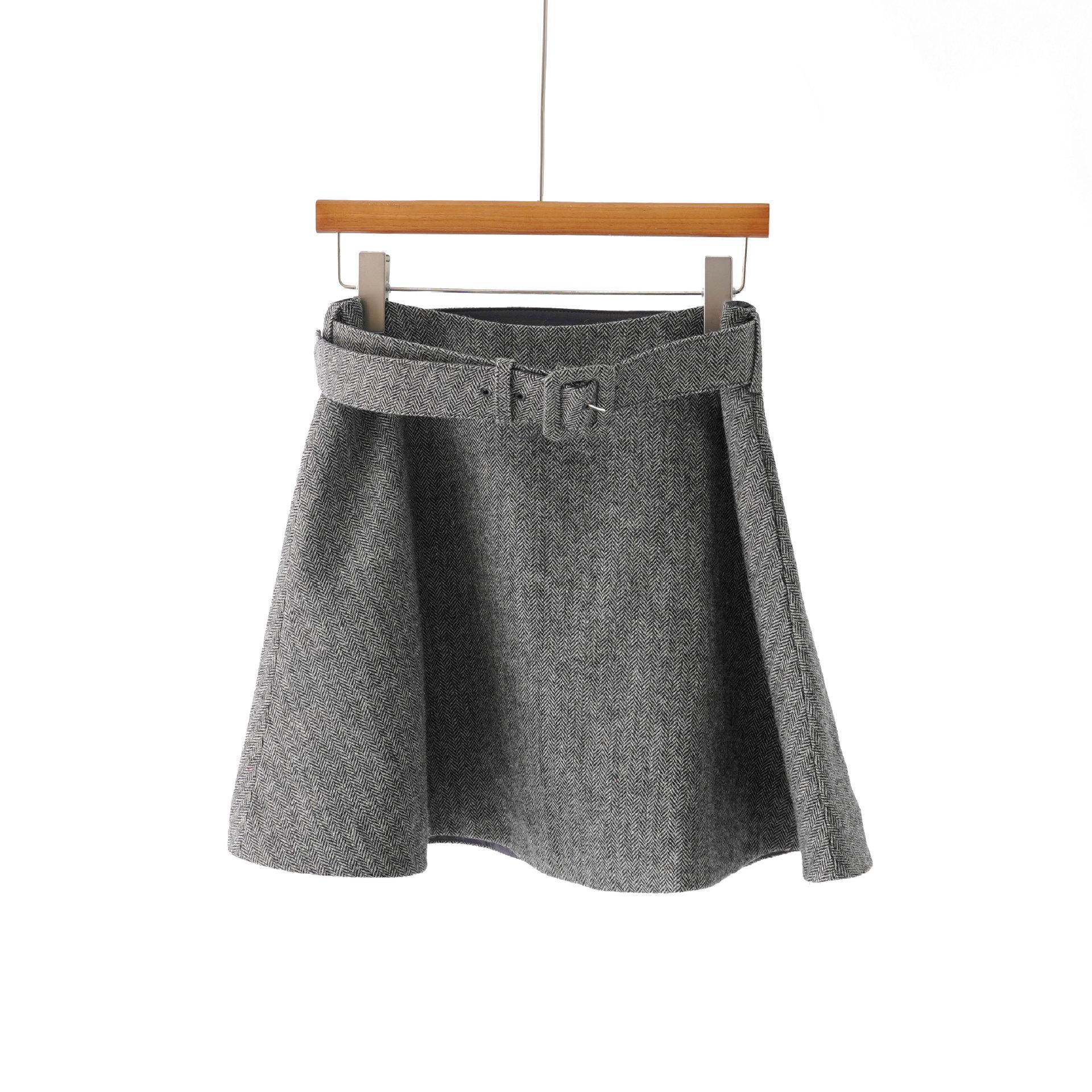 Autumn/Winter Herringbone Wool Skirt with Detachable Grey Scarf. M