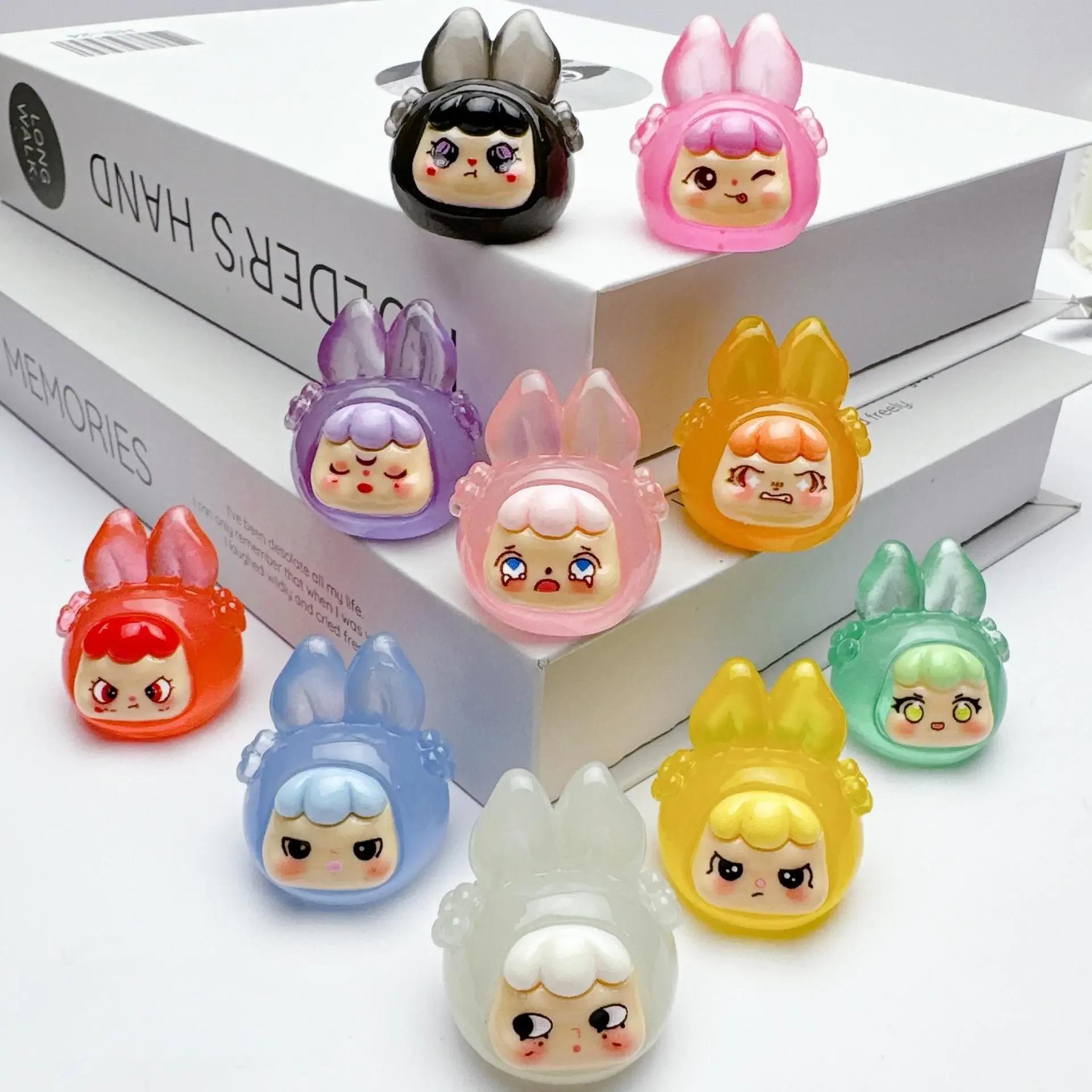 

Трехмерные светящиеся милые Мэнмэн Кролик смола ювелирные аксессуары diy украшения для рабочего стола автомобиля брелоки