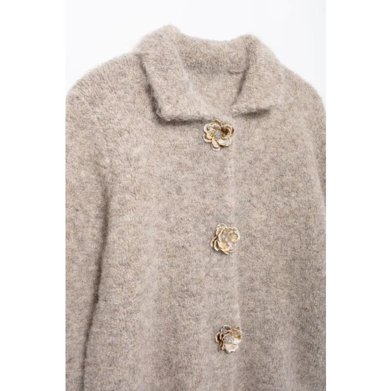 Autumn and Winter Women's Flower-shaped Button-decorated Lapel Long-sleeved Knitted Jacket Soft and Comfortable