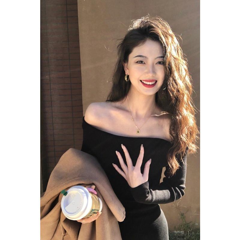 Hepburn Light Luxury Celebrity High-end Sense Long-sleeved Simple One-word Shoulder Royal Sister Dress Slim and Thin Temperament Muse Fan